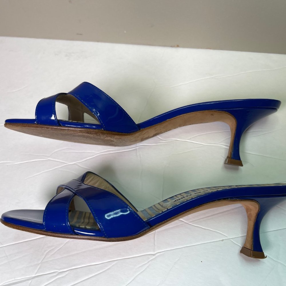 Manolo Blahnik Callamu Blue  Patent Leather sandals - Picture 4 of 5